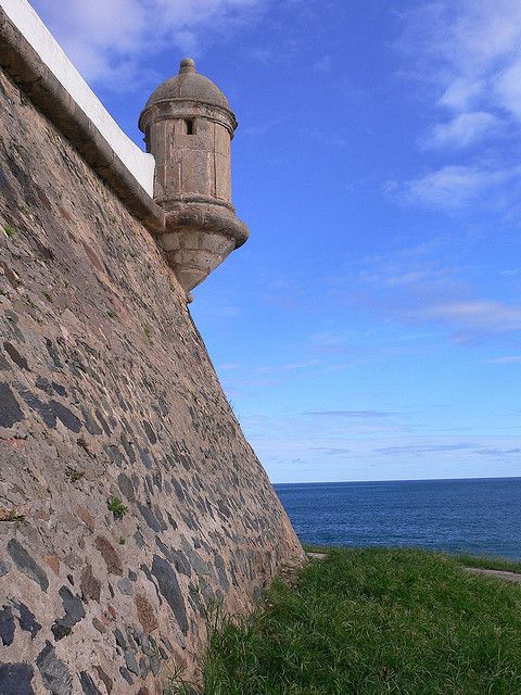 https://mdw-travel-data-us-east-1.s3.amazonaws.com/img/country/Brazil/Farol-da-Barra/img_01.jpg