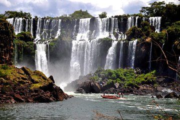 https://mdw-travel-data-us-east-1.s3.amazonaws.com/img/country/Brazil/Flight-over-the-Falls/img_03.jpg