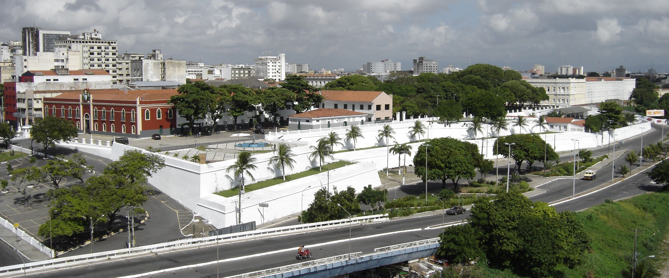 https://mdw-travel-data-us-east-1.s3.amazonaws.com/img/country/Brazil/Fortaleza-Nossa-Senhora-de-Assuncao/img_03.jpg