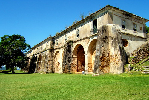 https://mdw-travel-data-us-east-1.s3.amazonaws.com/img/country/Brazil/Fortress-of-Santa-Cruz-de-Anhatomirim/img_03.jpg