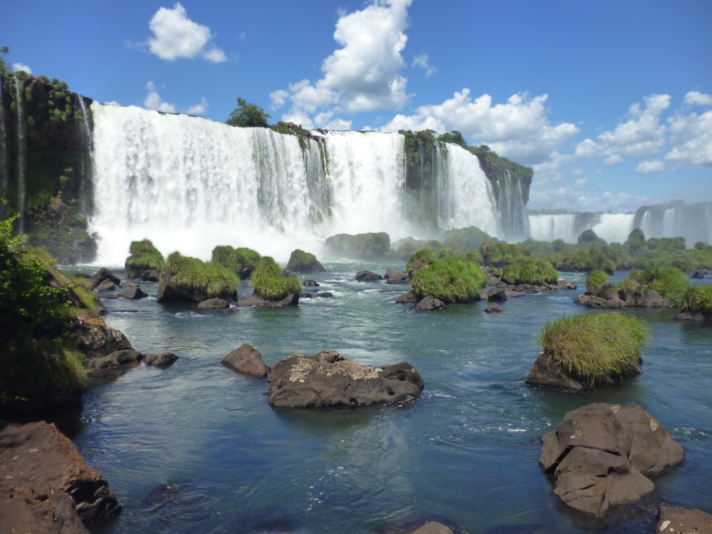 https://mdw-travel-data-us-east-1.s3.amazonaws.com/img/country/Brazil/Foz-do-Iguacu/img_04.jpg