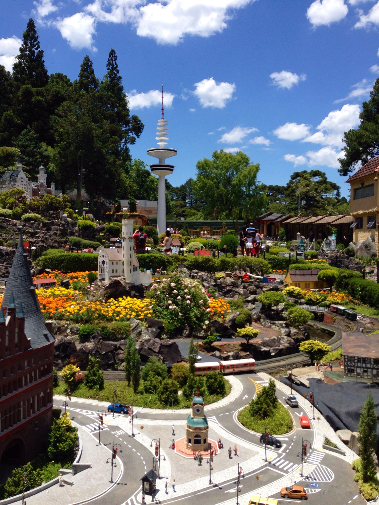 https://mdw-travel-data-us-east-1.s3.amazonaws.com/img/country/Brazil/Gramado/img_01.jpg
