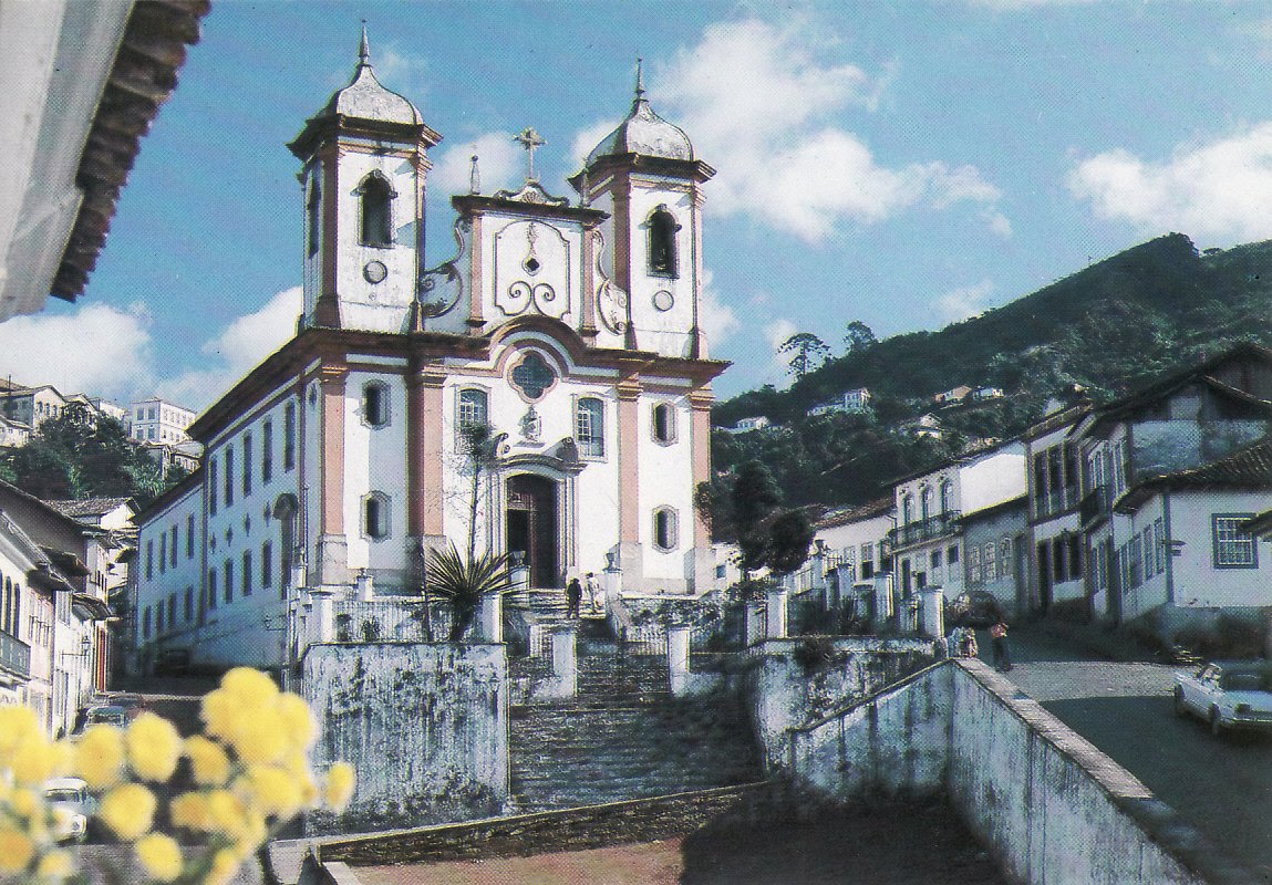 https://mdw-travel-data-us-east-1.s3.amazonaws.com/img/country/Brazil/Historic-Center-of-Ouro-Preto/img_01.jpg