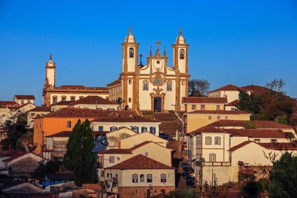 https://mdw-travel-data-us-east-1.s3.amazonaws.com/img/country/Brazil/Historic-Center-of-Ouro-Preto/img_03.jpg