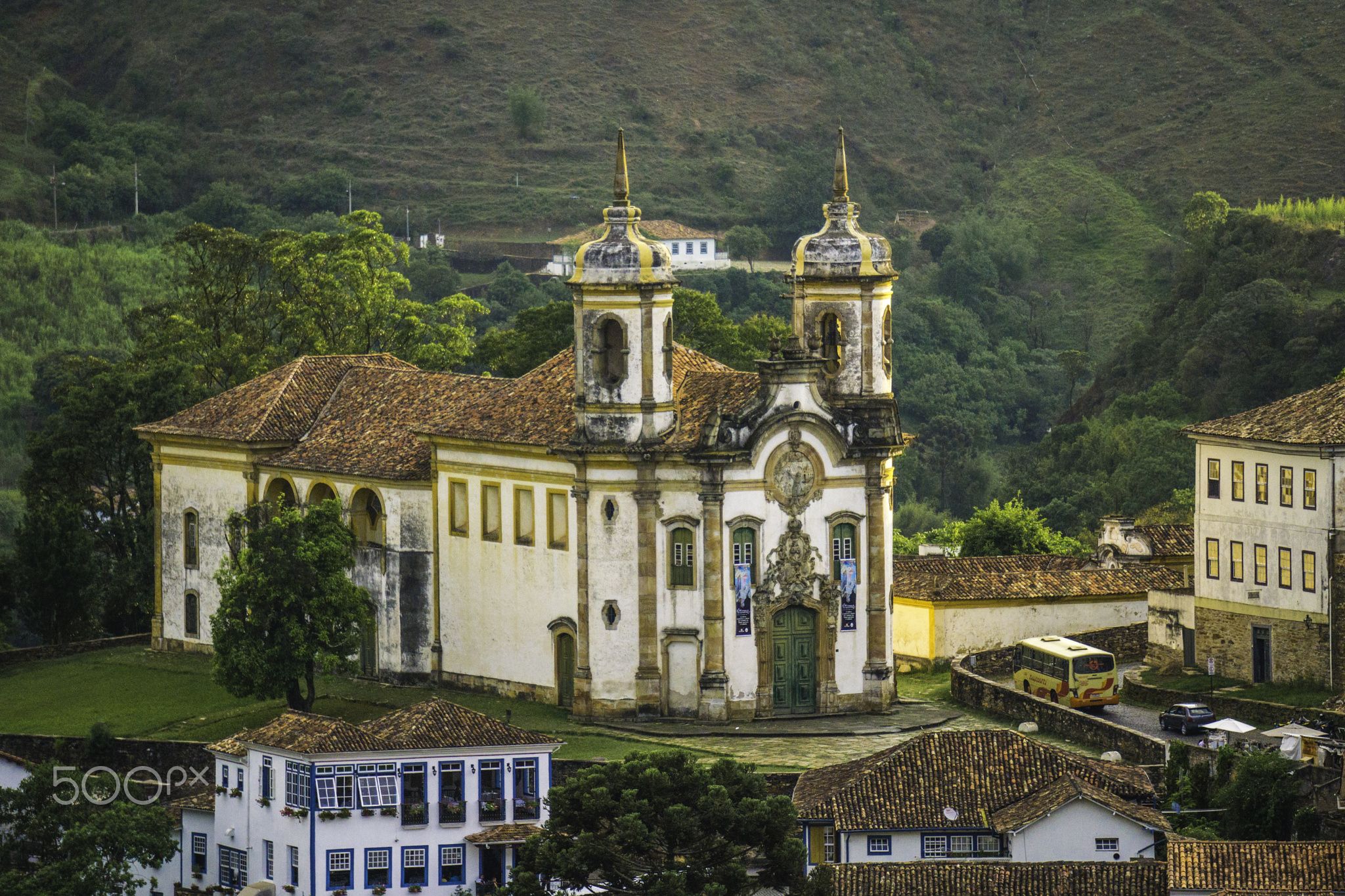 https://mdw-travel-data-us-east-1.s3.amazonaws.com/img/country/Brazil/Igreja-Sao-Francisco/img_02.jpg