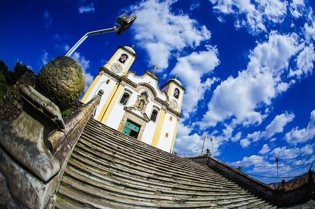 https://mdw-travel-data-us-east-1.s3.amazonaws.com/img/country/Brazil/Igreja-de-Santa-Efigenia/img_02.jpg