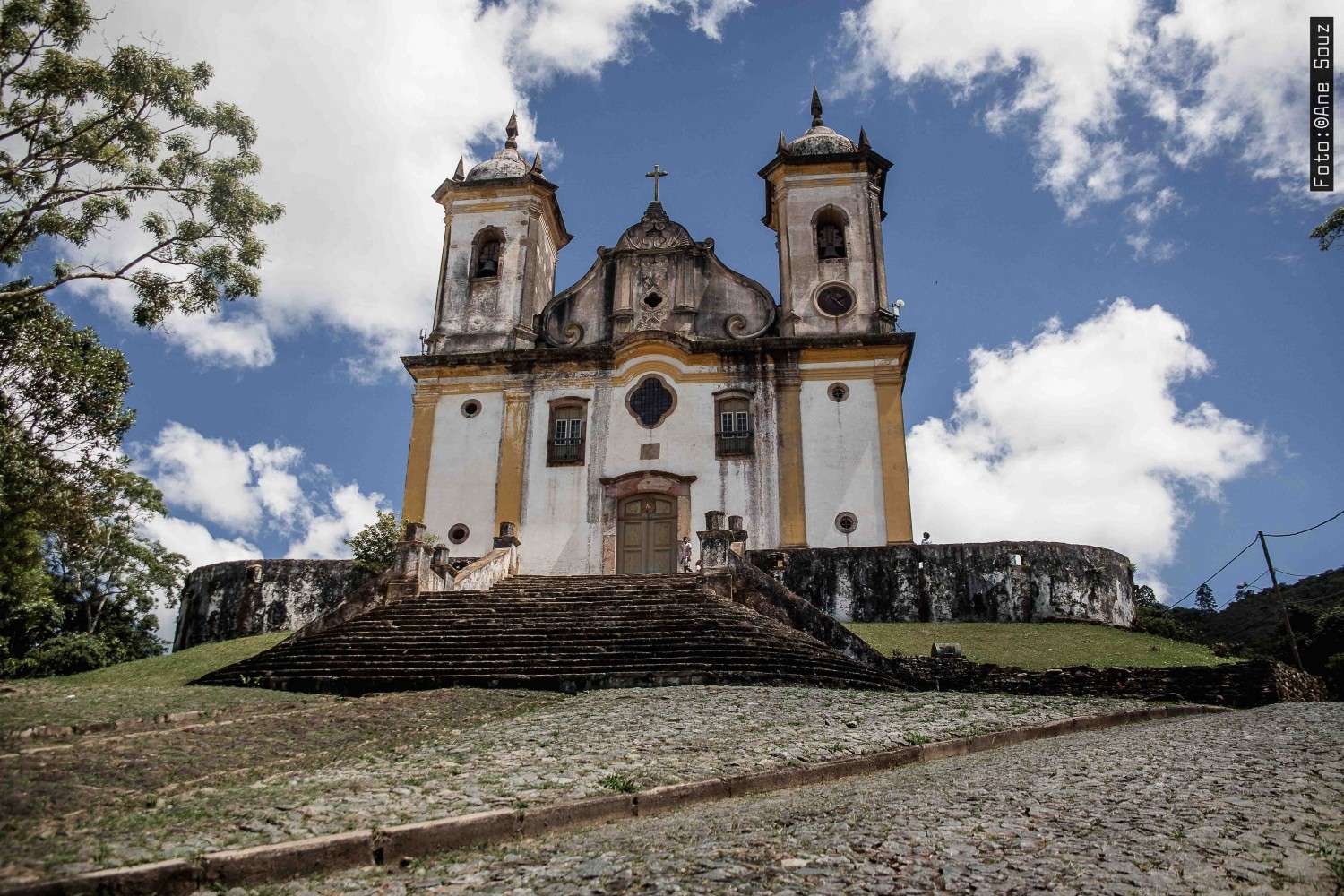 https://mdw-travel-data-us-east-1.s3.amazonaws.com/img/country/Brazil/Igreja-de-Sao-Francisco-de-Paula/img_02.jpg