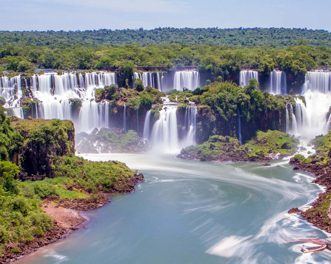 https://mdw-travel-data-us-east-1.s3.amazonaws.com/img/country/Brazil/Iguazu-Falls/img_01.jpg