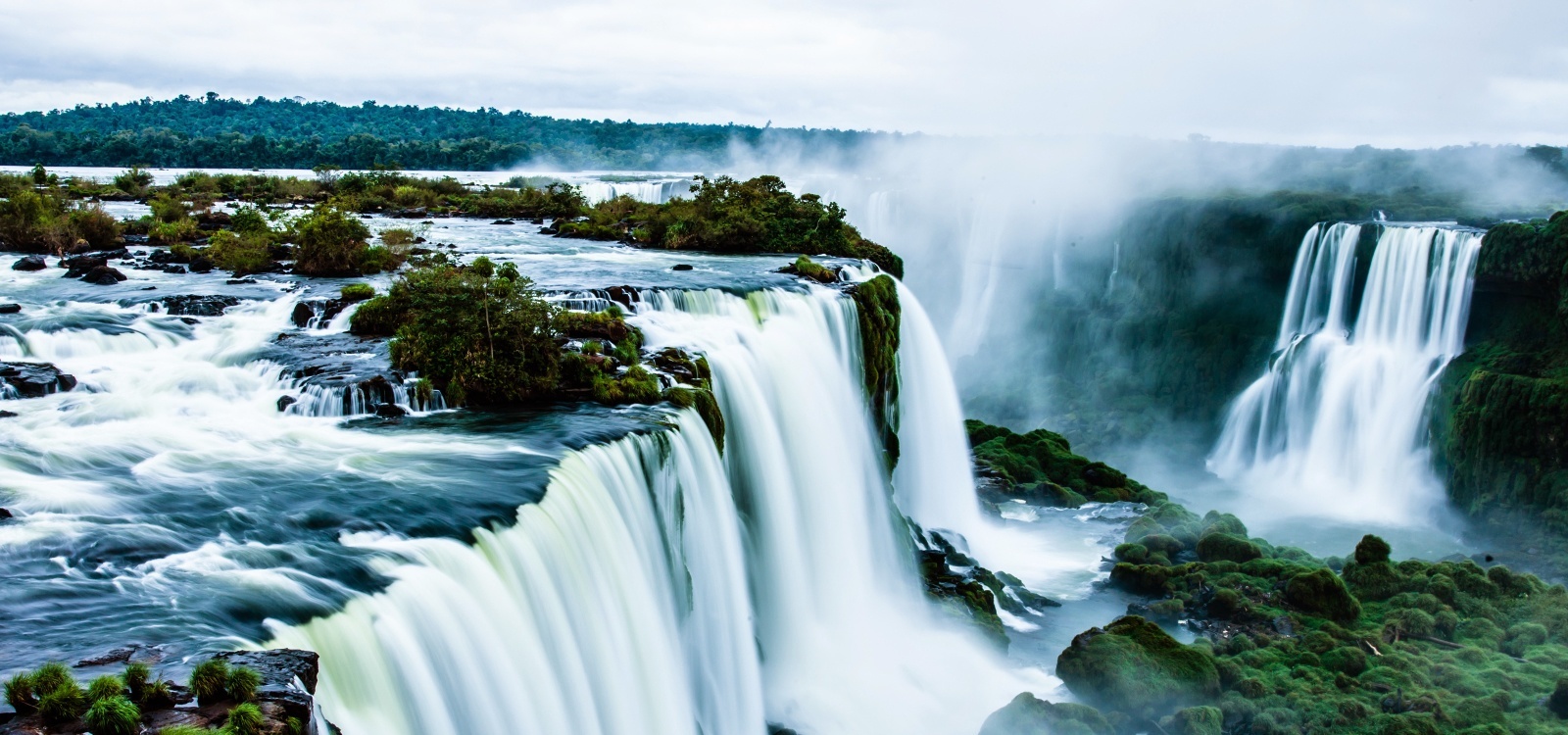https://mdw-travel-data-us-east-1.s3.amazonaws.com/img/country/Brazil/Iguazu-Falls/img_02.jpg