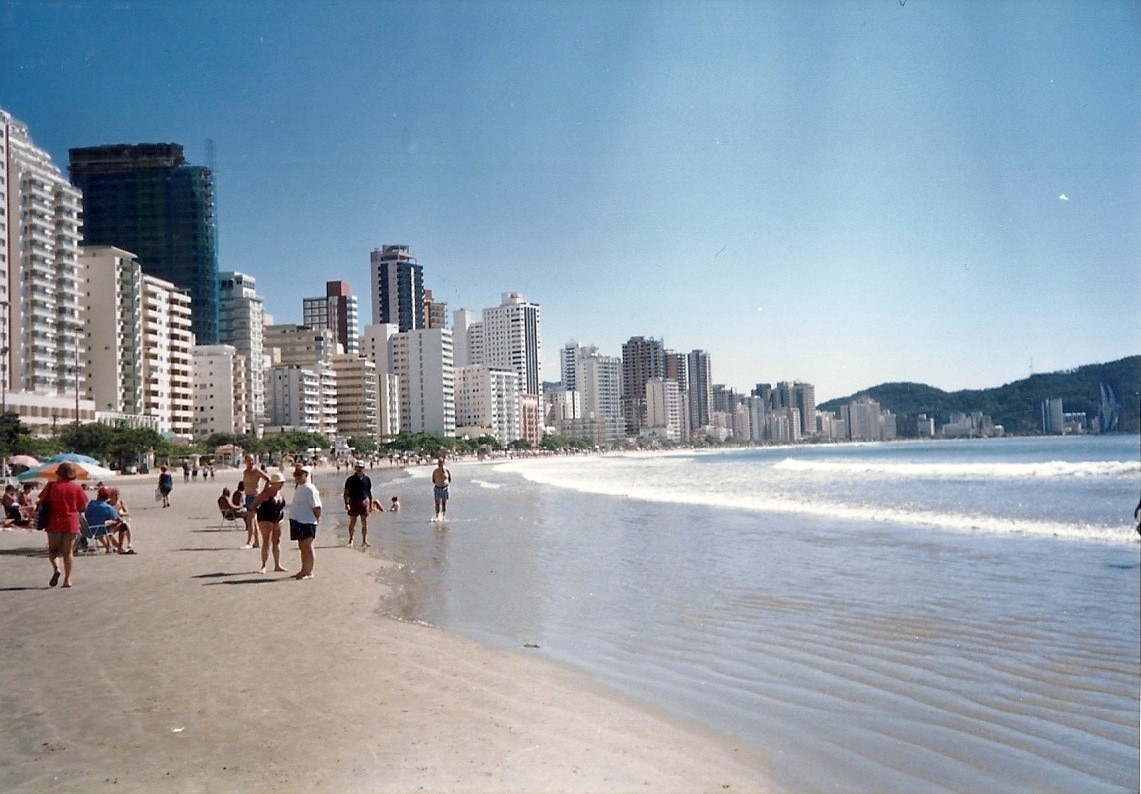 https://mdw-travel-data-us-east-1.s3.amazonaws.com/img/country/Brazil/Ingleses-Beach/img_00.jpg