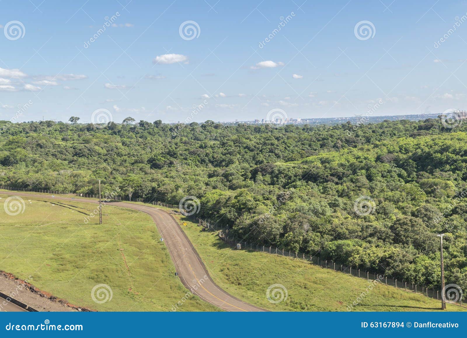 https://mdw-travel-data-us-east-1.s3.amazonaws.com/img/country/Brazil/Itaipu-Bird-Park/img_03.jpg