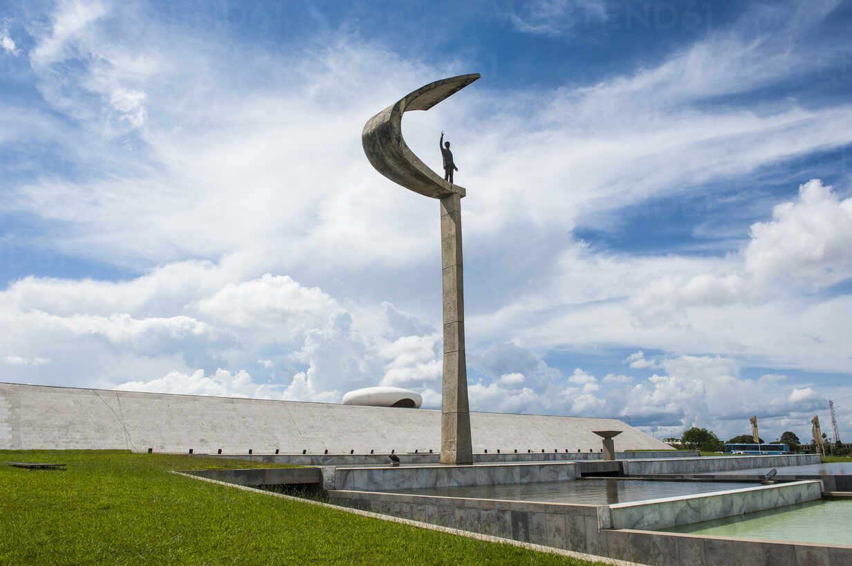 https://mdw-travel-data-us-east-1.s3.amazonaws.com/img/country/Brazil/JK-Memorial/img_00.jpg