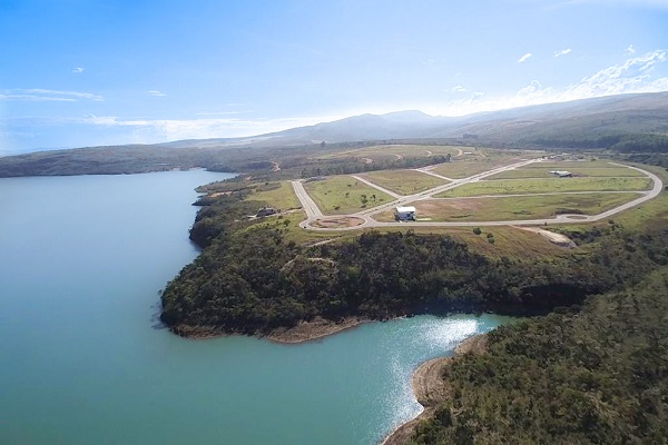 https://mdw-travel-data-us-east-1.s3.amazonaws.com/img/country/Brazil/Lago-de-Furnas/img_01.jpg