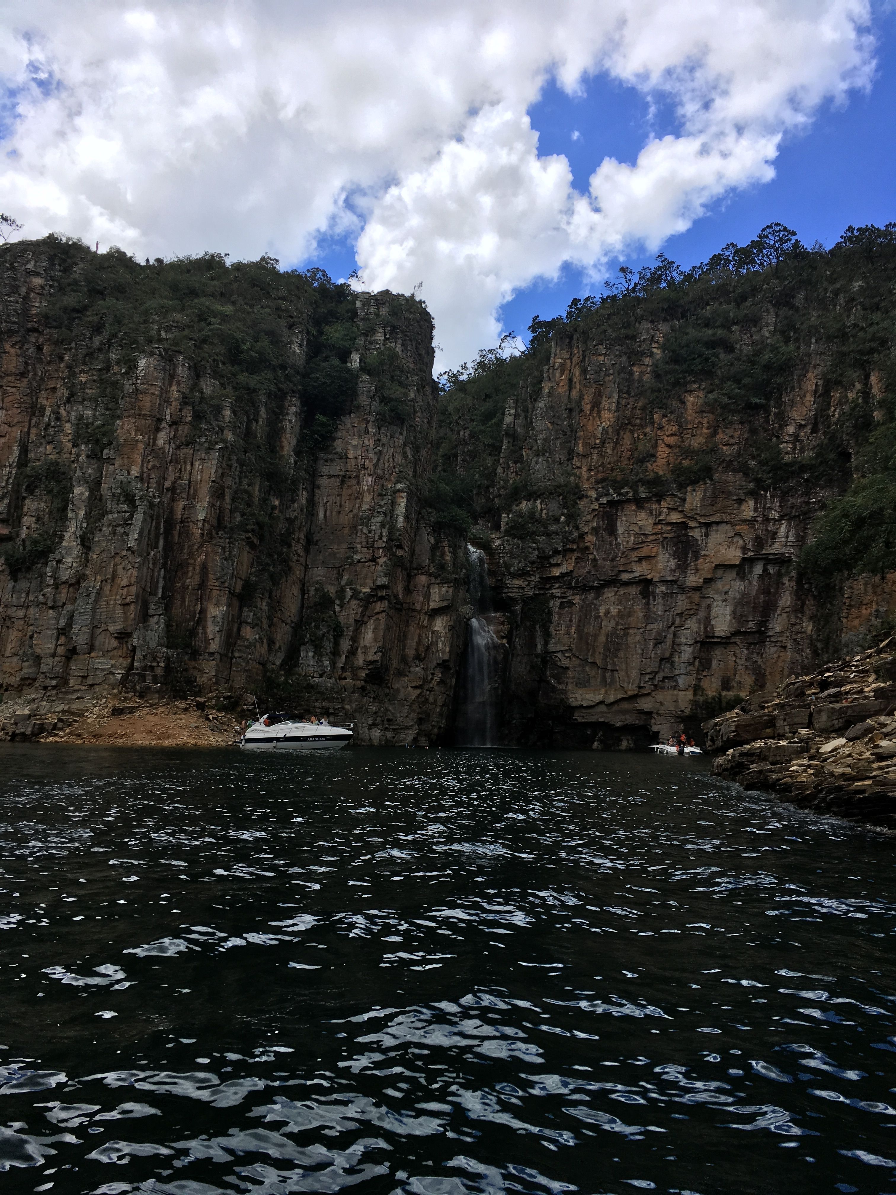 https://mdw-travel-data-us-east-1.s3.amazonaws.com/img/country/Brazil/Lago-de-Furnas/img_02.jpg