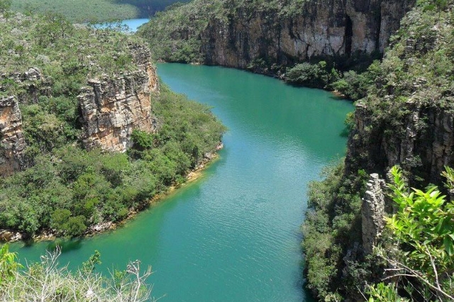 https://mdw-travel-data-us-east-1.s3.amazonaws.com/img/country/Brazil/Lago-de-Furnas/img_03.jpg