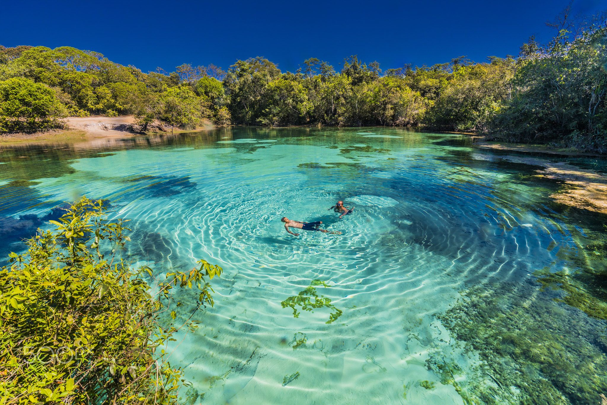 https://mdw-travel-data-us-east-1.s3.amazonaws.com/img/country/Brazil/Lagoa-Azul/img_03.jpg