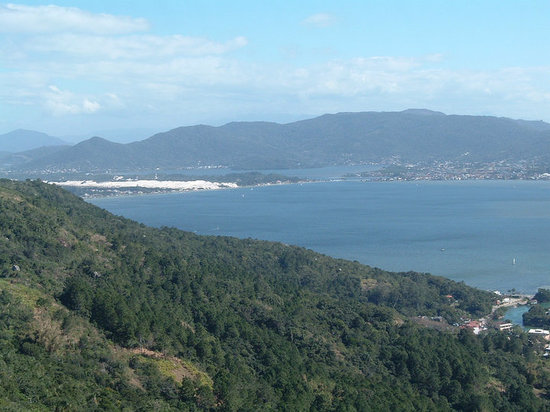 https://mdw-travel-data-us-east-1.s3.amazonaws.com/img/country/Brazil/Lagoa-da-Conceicao/img_02.jpg
