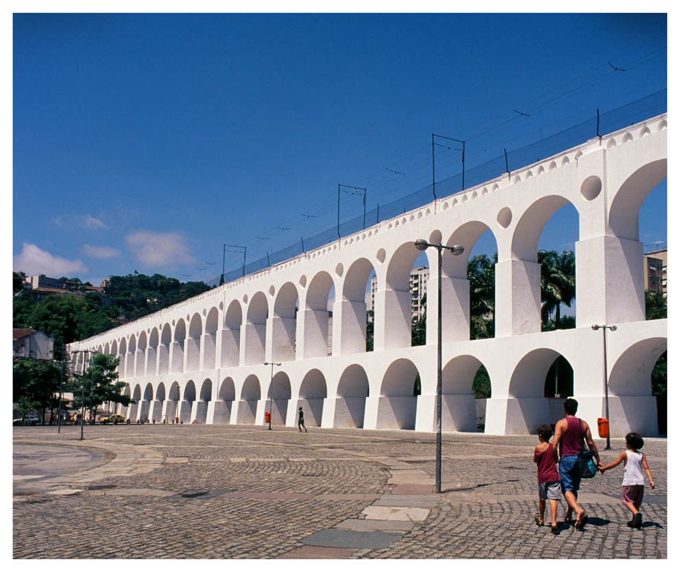 https://mdw-travel-data-us-east-1.s3.amazonaws.com/img/country/Brazil/Lapa-Arches/img_03.jpg