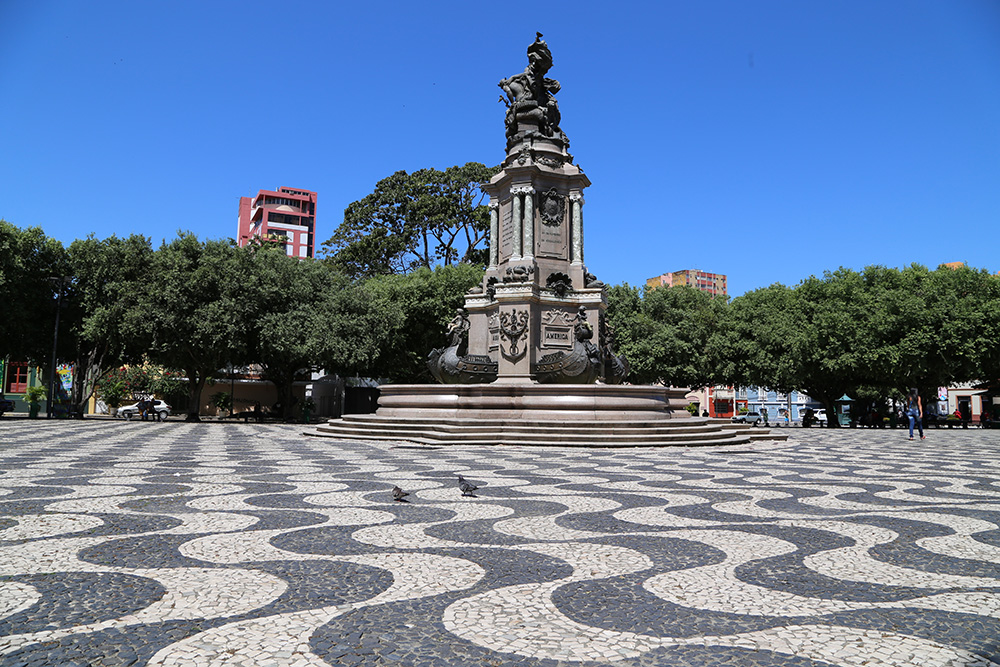 https://mdw-travel-data-us-east-1.s3.amazonaws.com/img/country/Brazil/Largo-de-Sao-Sebastiao/img_01.jpg