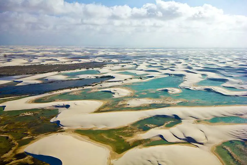 https://mdw-travel-data-us-east-1.s3.amazonaws.com/img/country/Brazil/Lencois-Maranhenses-National-Park/img_05.jpg