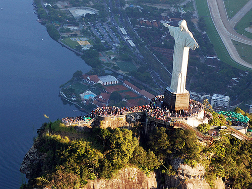 https://mdw-travel-data-us-east-1.s3.amazonaws.com/img/country/Brazil/Lencois/img_02.jpg