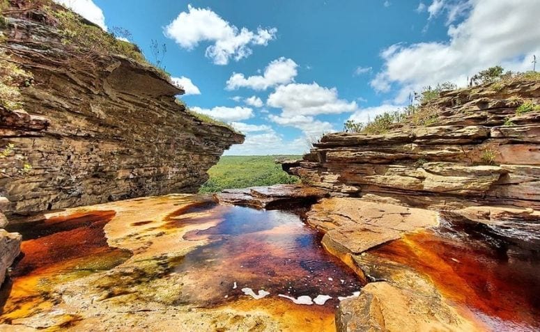 https://mdw-travel-data-us-east-1.s3.amazonaws.com/img/country/Brazil/Morro-do-Chapeu/img_00.jpg