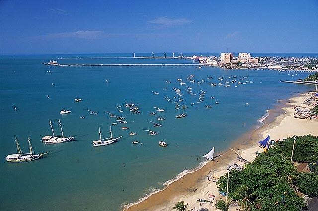 https://mdw-travel-data-us-east-1.s3.amazonaws.com/img/country/Brazil/Mucuripe-Beach/img_02.jpg