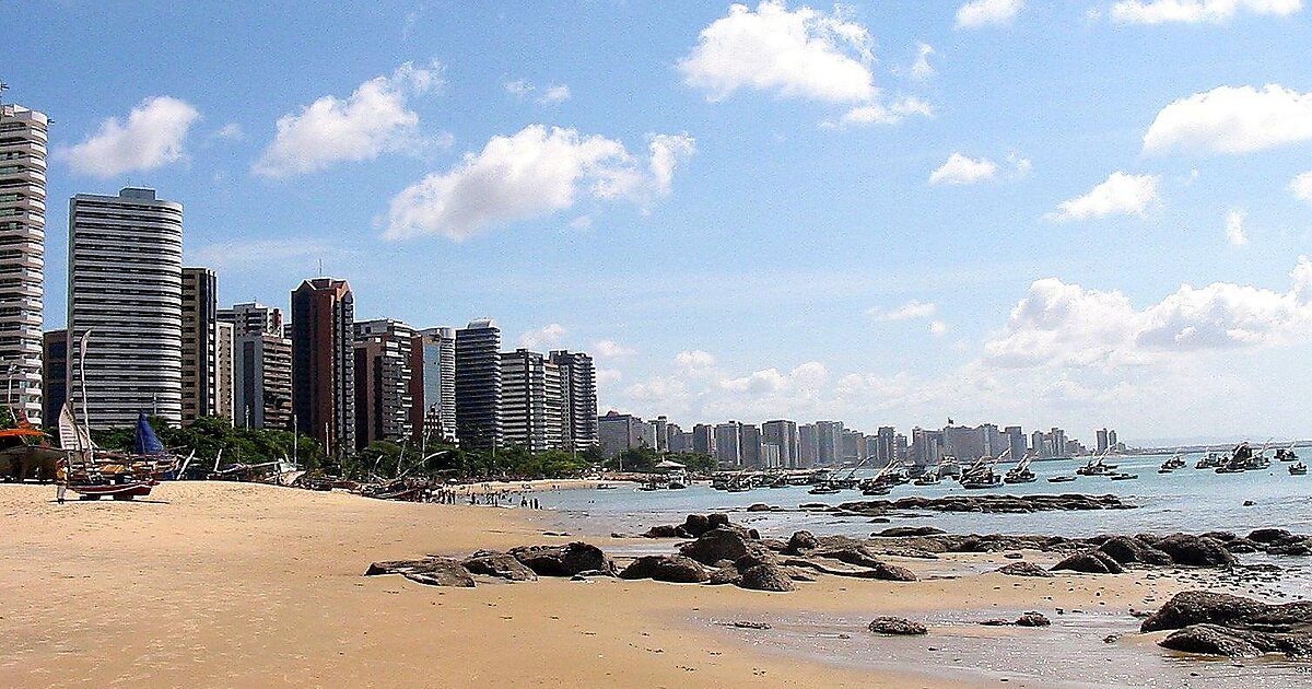 https://mdw-travel-data-us-east-1.s3.amazonaws.com/img/country/Brazil/Mucuripe-Beach/img_03.jpg