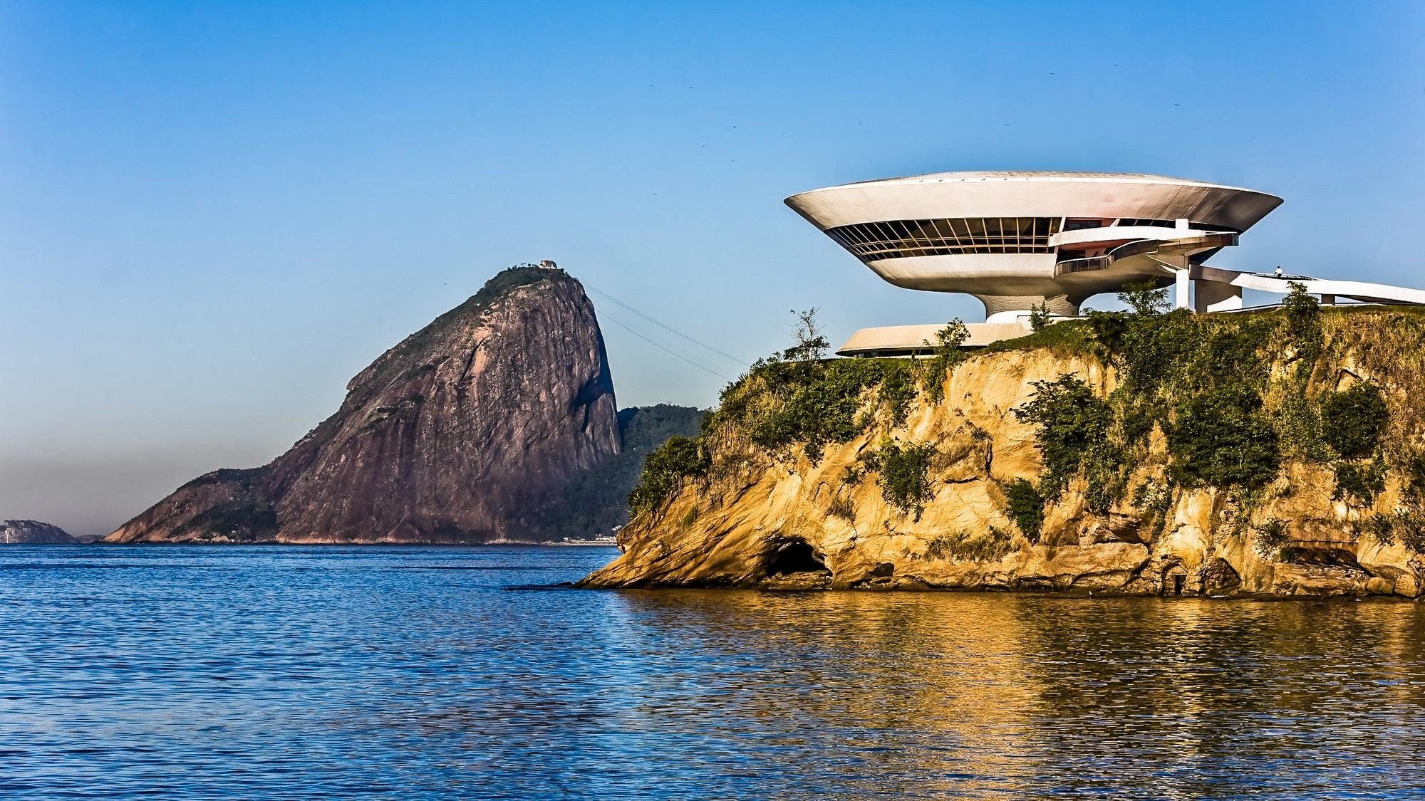 https://mdw-travel-data-us-east-1.s3.amazonaws.com/img/country/Brazil/Museu-de-Arte-Contemporanea-do-Parana/img_00.jpg