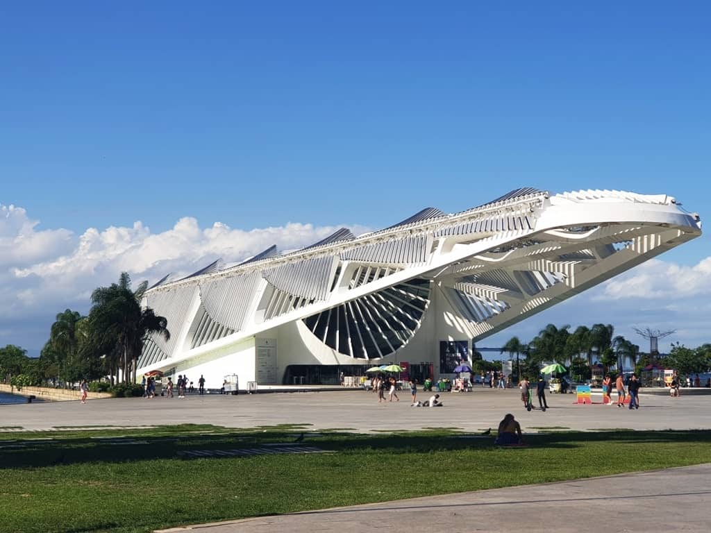 https://mdw-travel-data-us-east-1.s3.amazonaws.com/img/country/Brazil/Museum-of-Tomorrow/img_03.jpg