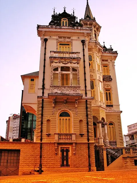 https://mdw-travel-data-us-east-1.s3.amazonaws.com/img/country/Brazil/Palacete-Bolonha/img_01.jpg