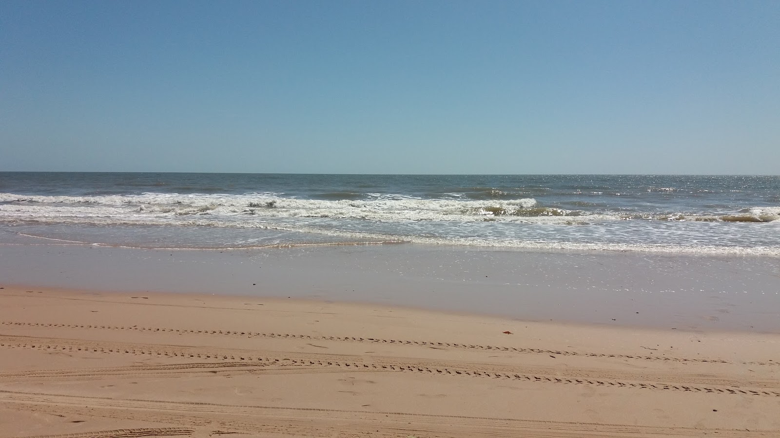https://mdw-travel-data-us-east-1.s3.amazonaws.com/img/country/Brazil/Panaquatira-Beach/img_03.jpg