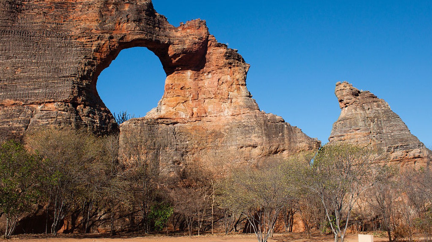 https://mdw-travel-data-us-east-1.s3.amazonaws.com/img/country/Brazil/Pedra-do-Serrote/img_01.jpg