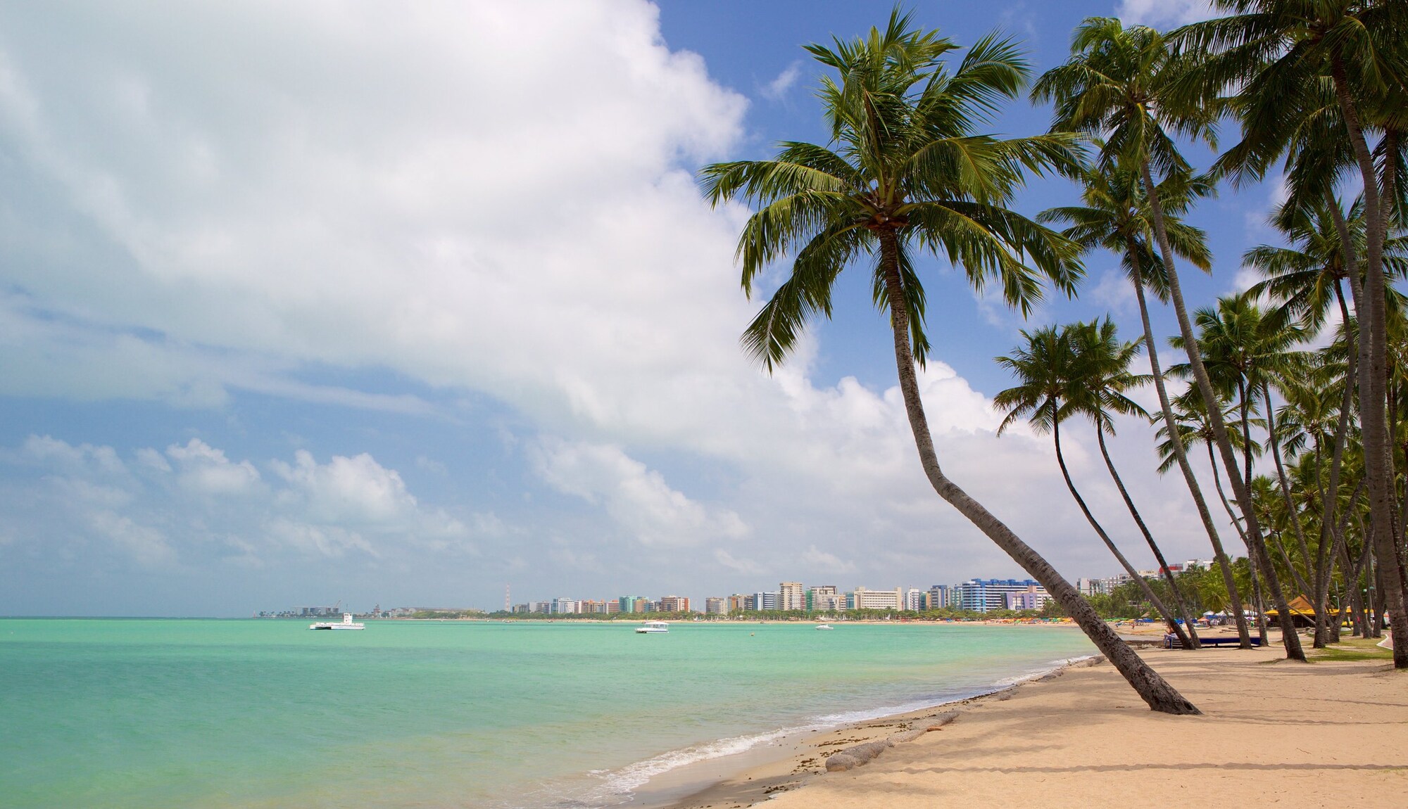 https://mdw-travel-data-us-east-1.s3.amazonaws.com/img/country/Brazil/Ponta-Verde-Beach/img_03.jpg