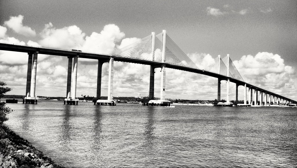 https://mdw-travel-data-us-east-1.s3.amazonaws.com/img/country/Brazil/Ponte-Newton-Navarro/img_02.jpg