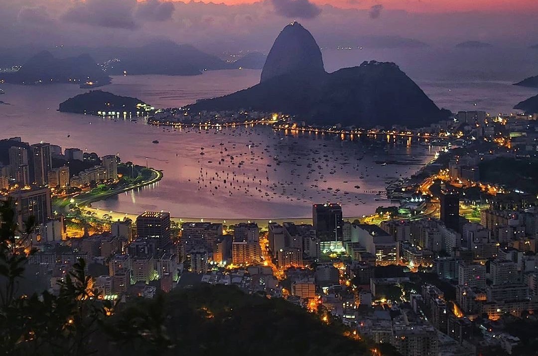 https://mdw-travel-data-us-east-1.s3.amazonaws.com/img/country/Brazil/Portal-da-Amazonia/img_01.jpg
