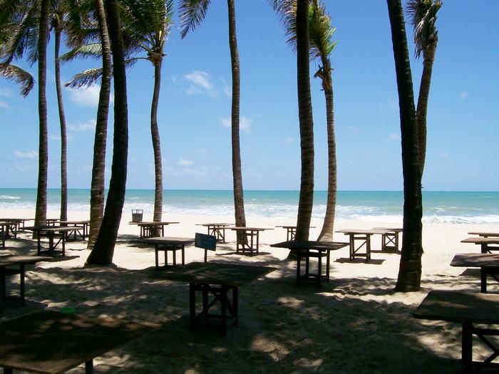 https://mdw-travel-data-us-east-1.s3.amazonaws.com/img/country/Brazil/Porto-das-Dunas-Beach/img_02.jpg