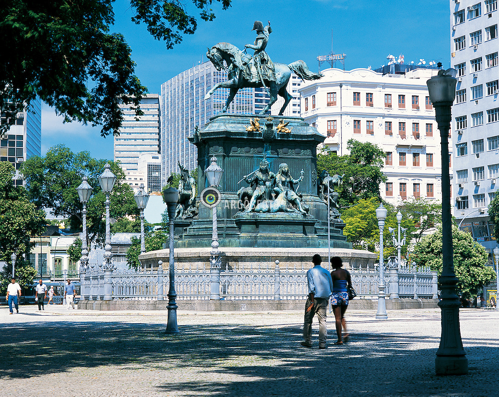 https://mdw-travel-data-us-east-1.s3.amazonaws.com/img/country/Brazil/Praca-Tiradentes/img_03.jpg
