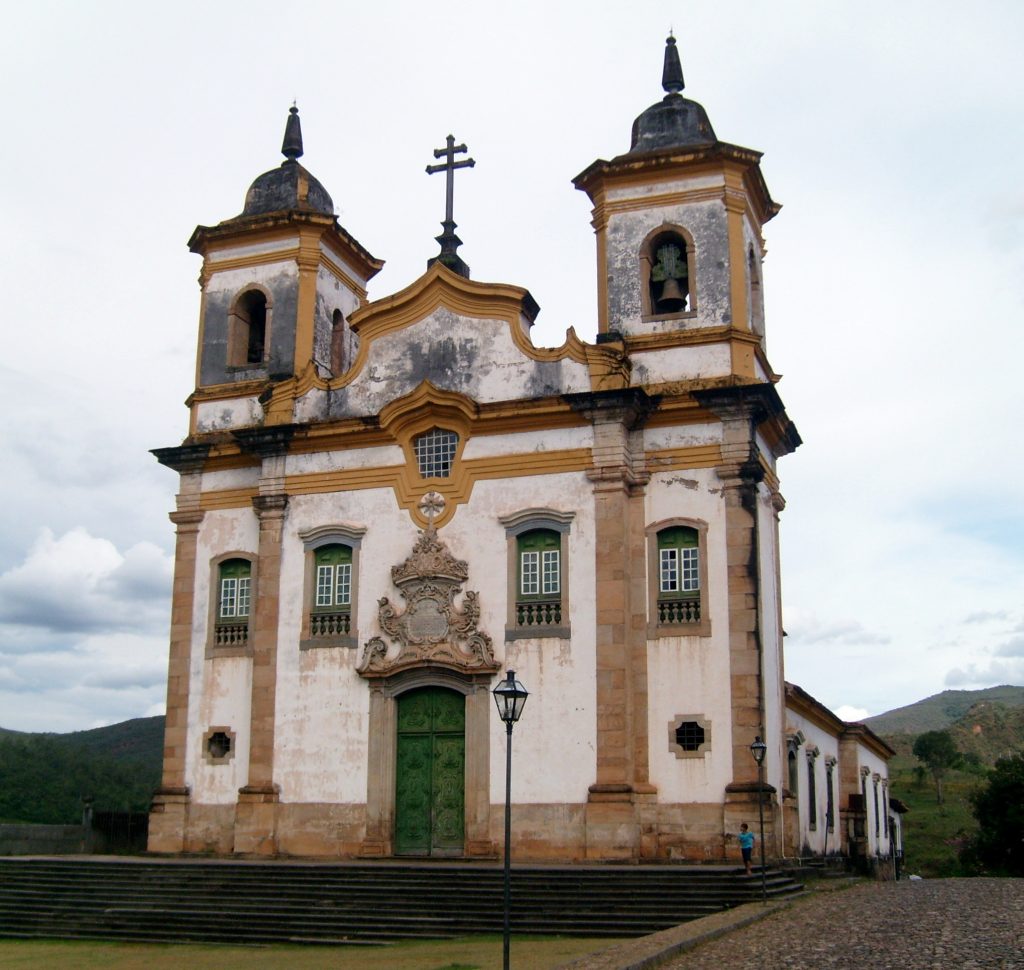 https://mdw-travel-data-us-east-1.s3.amazonaws.com/img/country/Brazil/Praca-da-Igreja-de-Sao-Francisco-de-Assis/img_01.jpg