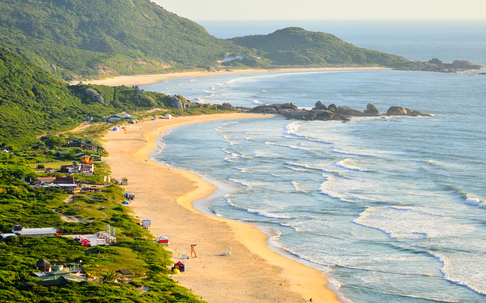 https://mdw-travel-data-us-east-1.s3.amazonaws.com/img/country/Brazil/Praia-Mole/img_00.jpg