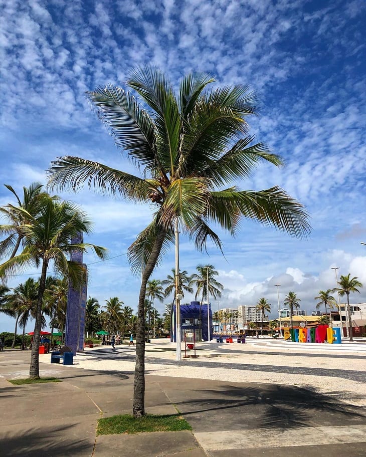 https://mdw-travel-data-us-east-1.s3.amazonaws.com/img/country/Brazil/Praia-de-Atalaia/img_05.jpg