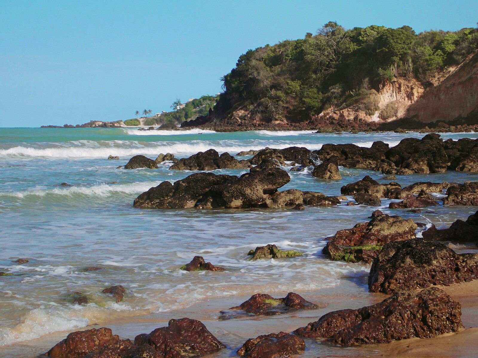 https://mdw-travel-data-us-east-1.s3.amazonaws.com/img/country/Brazil/Praia-de-Cotovelo/img_02.jpg