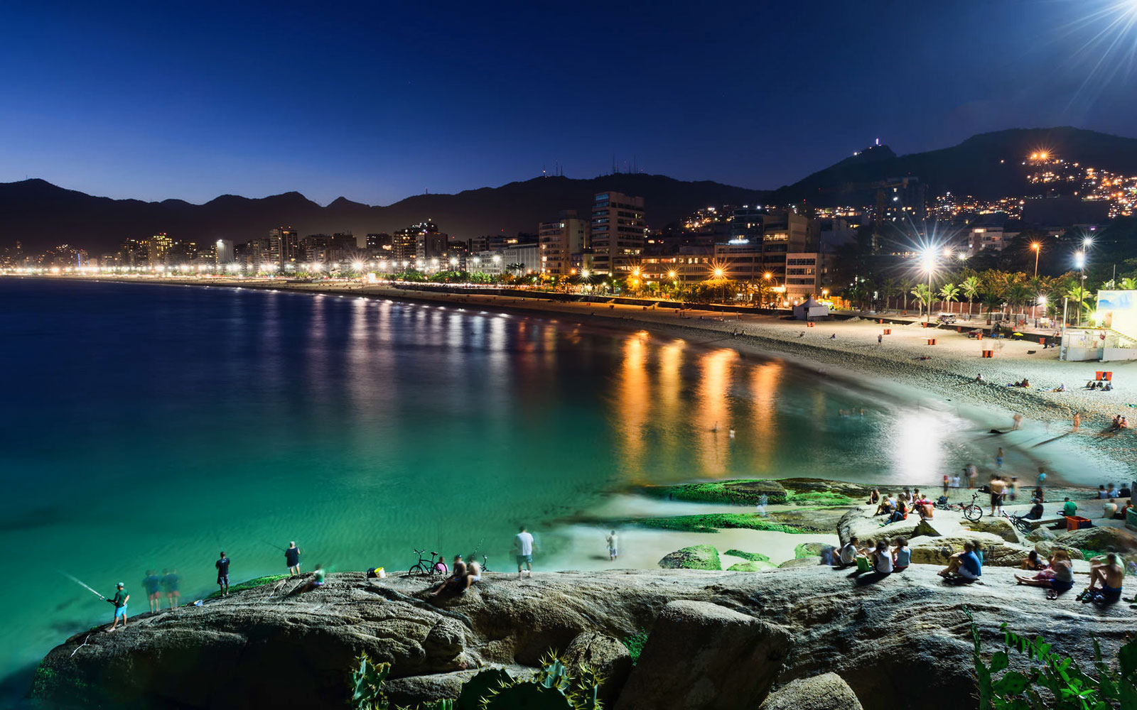 https://mdw-travel-data-us-east-1.s3.amazonaws.com/img/country/Brazil/Praia-de-Ipanema/img_01.jpg