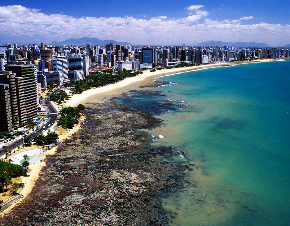 https://mdw-travel-data-us-east-1.s3.amazonaws.com/img/country/Brazil/Praia-de-Iracema/img_01.jpg
