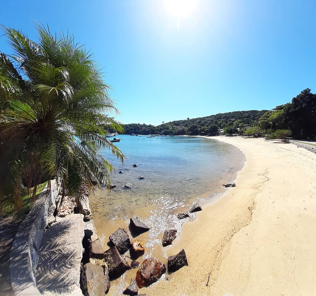 https://mdw-travel-data-us-east-1.s3.amazonaws.com/img/country/Brazil/Praia-dos-Ossos/img_02.jpg
