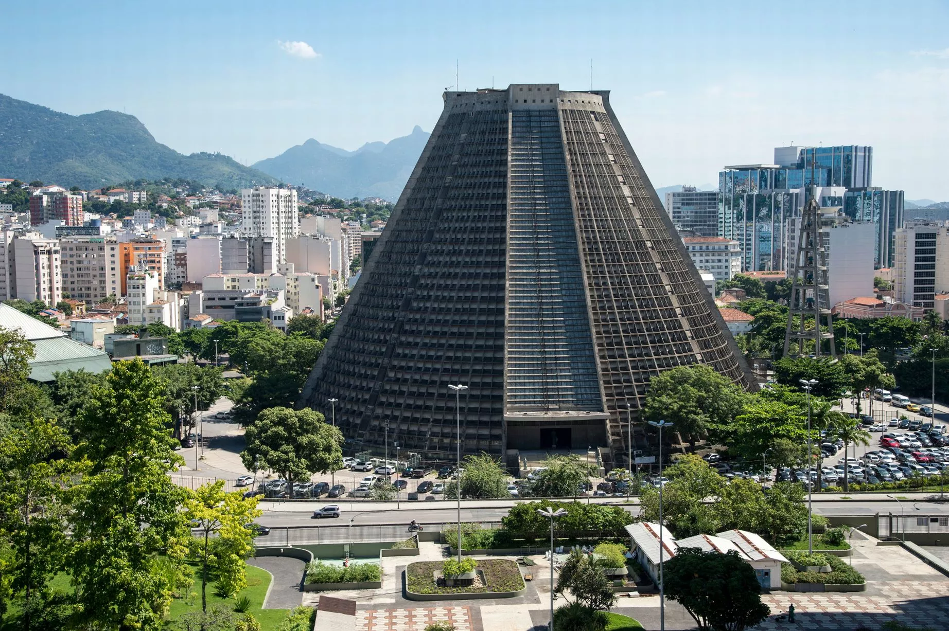 https://mdw-travel-data-us-east-1.s3.amazonaws.com/img/country/Brazil/Rio-de-Janeiro-Cathedral/img_02.jpg