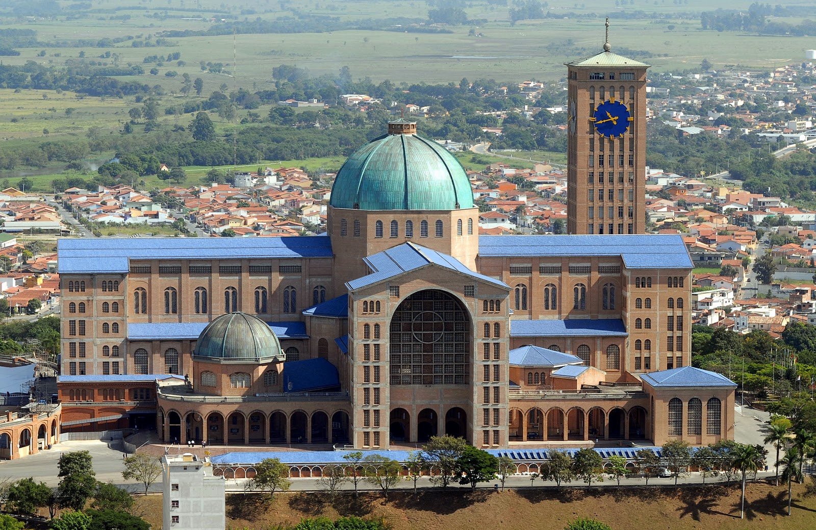 https://mdw-travel-data-us-east-1.s3.amazonaws.com/img/country/Brazil/Saint-Peter-Church/img_01.jpg