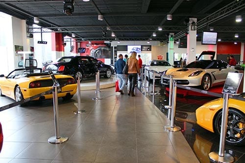 https://mdw-travel-data-us-east-1.s3.amazonaws.com/img/country/Brazil/Salao-Super-Carros/img_03.jpg