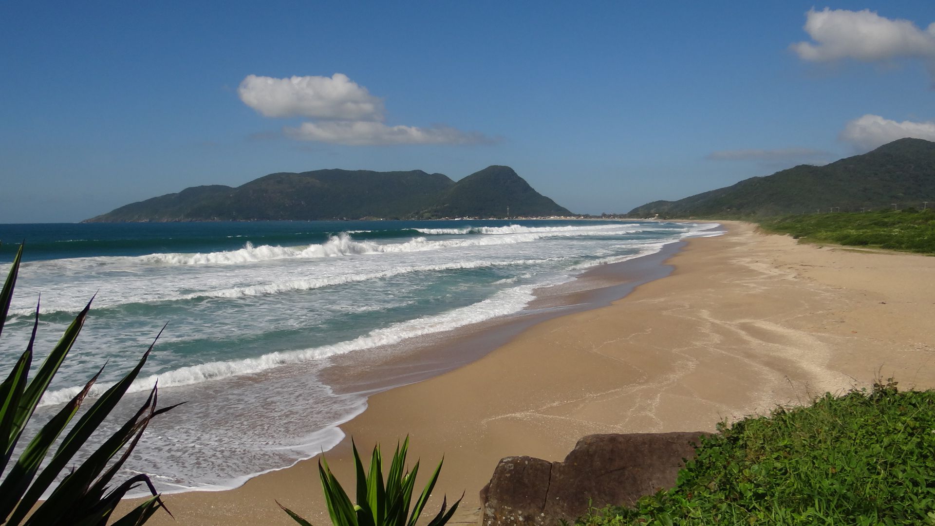https://mdw-travel-data-us-east-1.s3.amazonaws.com/img/country/Brazil/Santa-Catarina-Island/img_01.jpg
