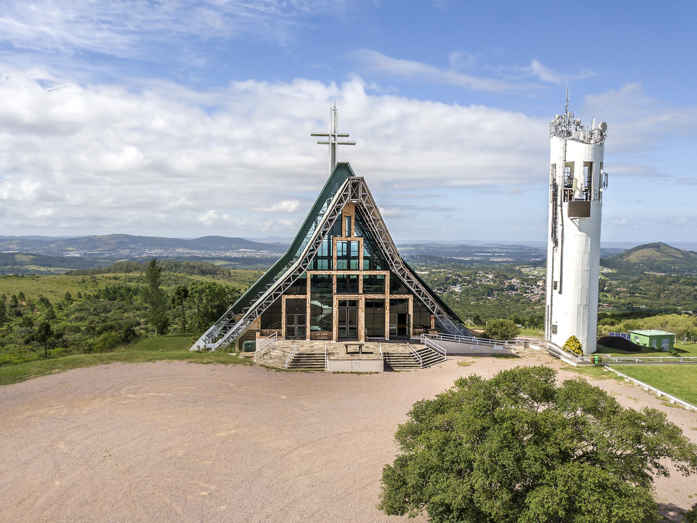 https://mdw-travel-data-us-east-1.s3.amazonaws.com/img/country/Brazil/Santuario-Mae-de-Deus/img_03.jpg